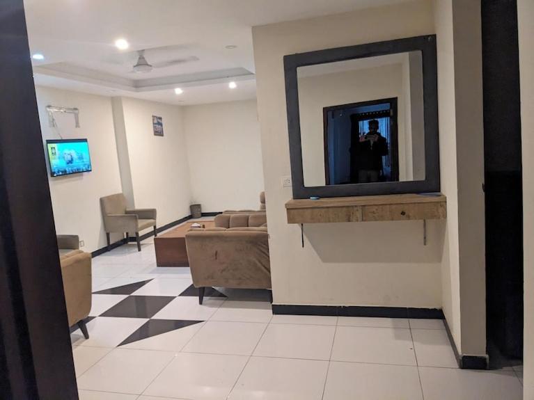 Lavish Hotel Rawalpindi Exterior foto